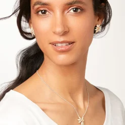 The Metropolitan Museum of Art Magnolia Stud Earrings Fashion