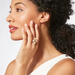 The Metropolitan Museum of Art Royal Tudor Cocktail Ring Clearance