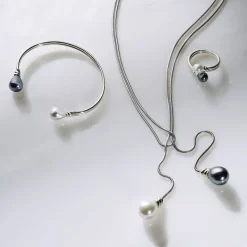 The Metropolitan Museum of Art Venus Pearl Silver Cuff, Black/White Discount